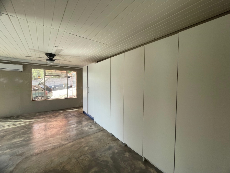 6 Bedroom Property for Sale in Ifafi North West